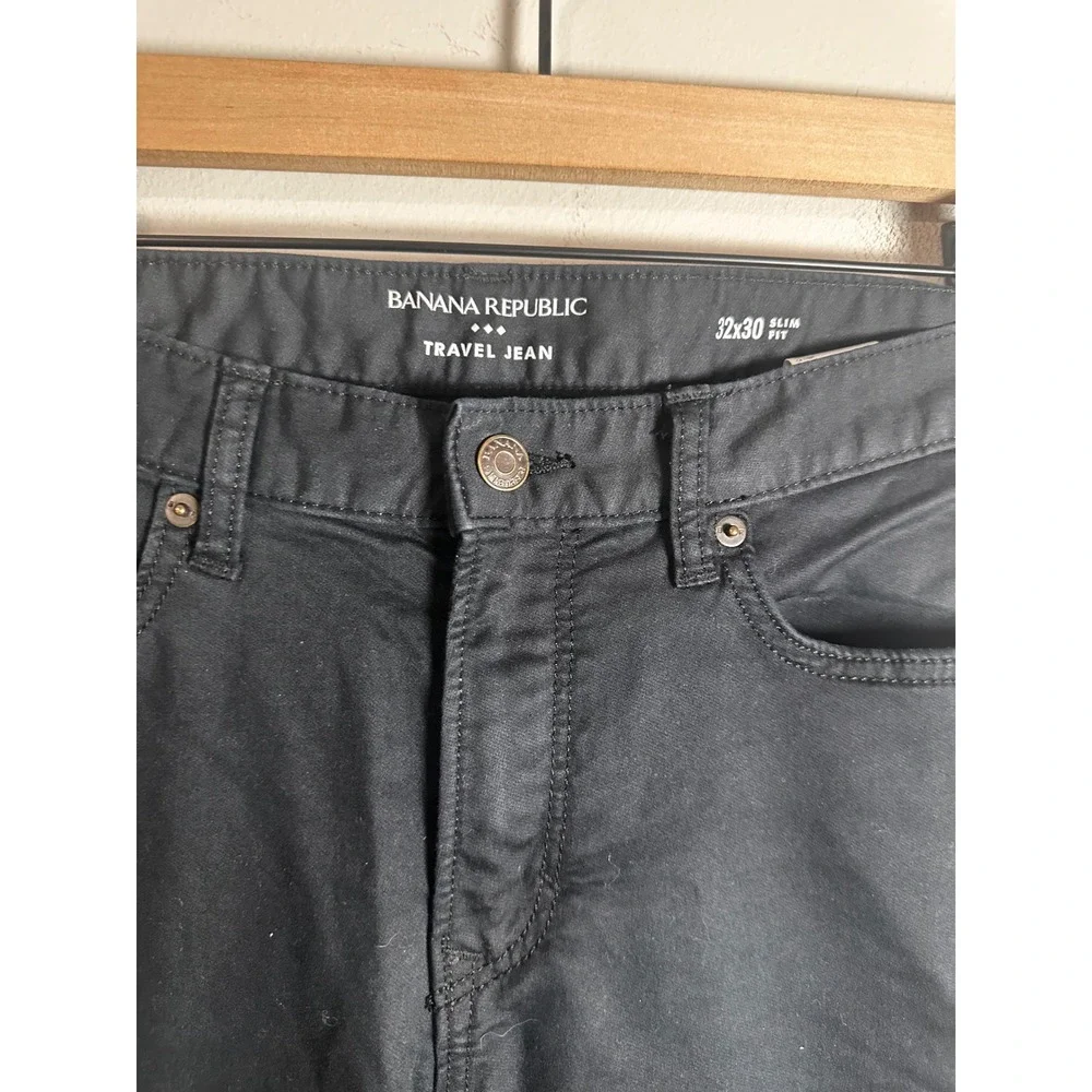 Banana Republic brand banana